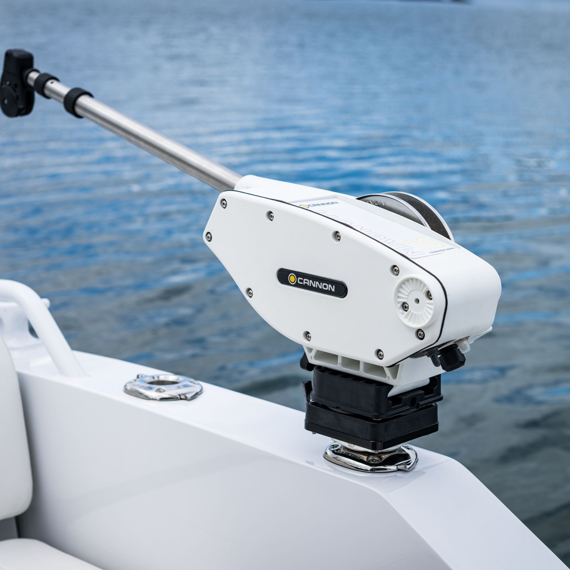 UM6080 Universal Base