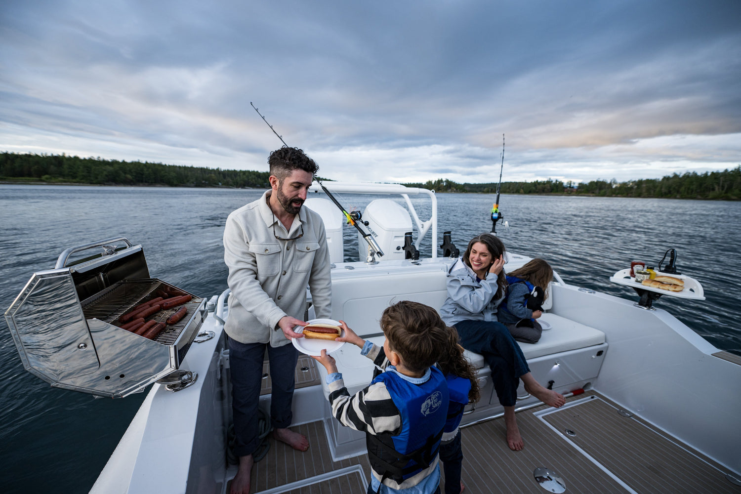 The Ultimate Gift Guide for Boaters: Gear They’ll Use Every Season